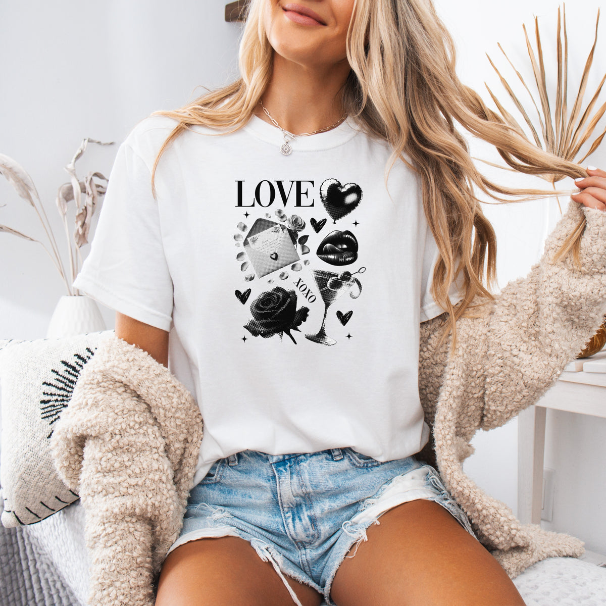 Black Love Xoxo Valentines - Comfort Colors T-Shirt 
