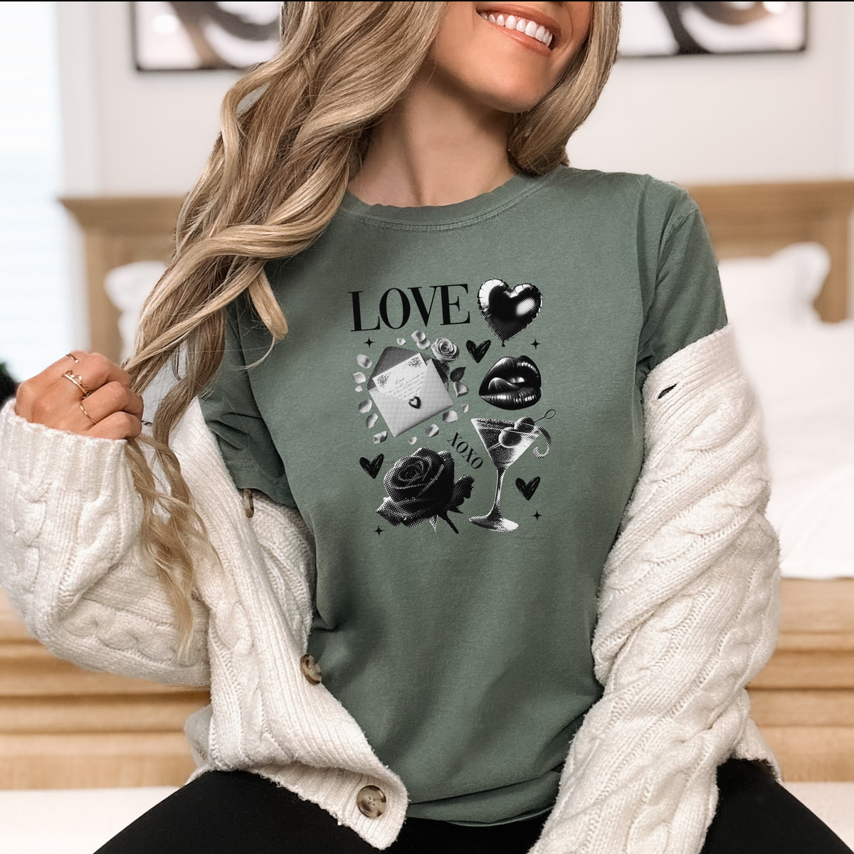 Black Love Xoxo Valentines - Comfort Colors T-Shirt 