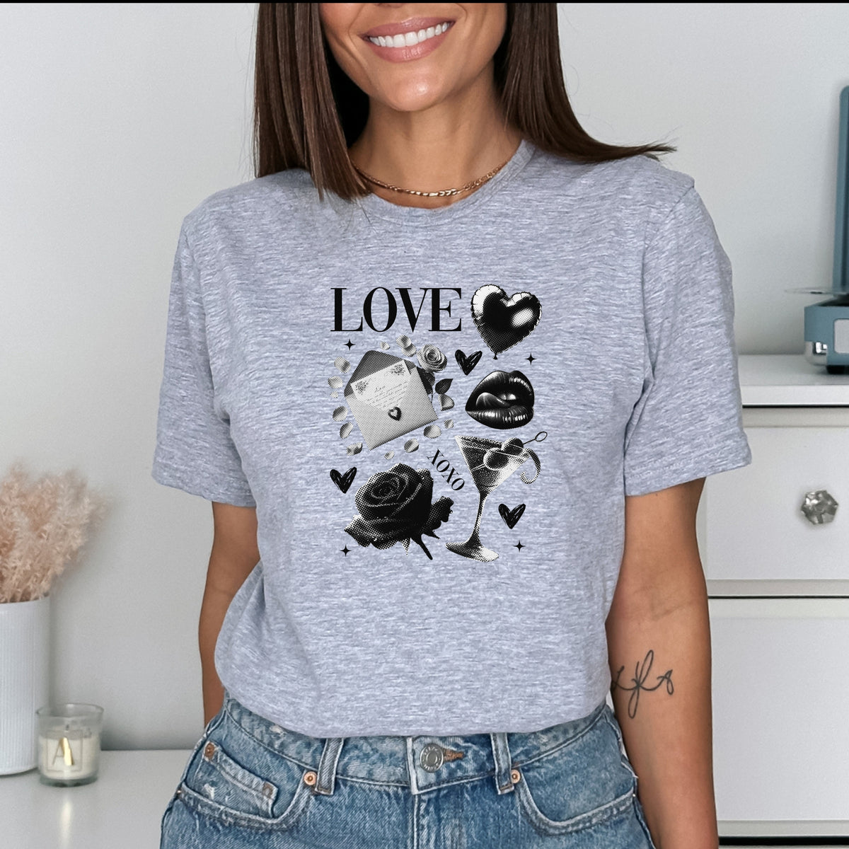 Black Love Xoxo Valentines - Softstyle T-Shirt