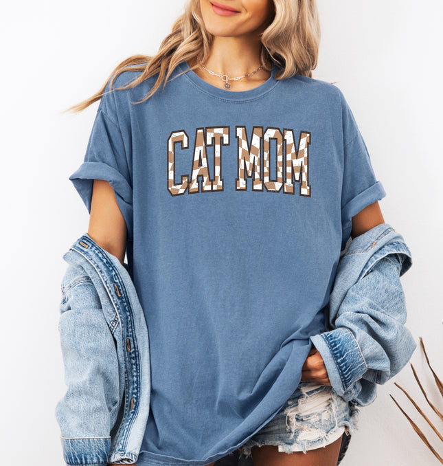 Cat Mom - Comfort Colors T-Shirt 