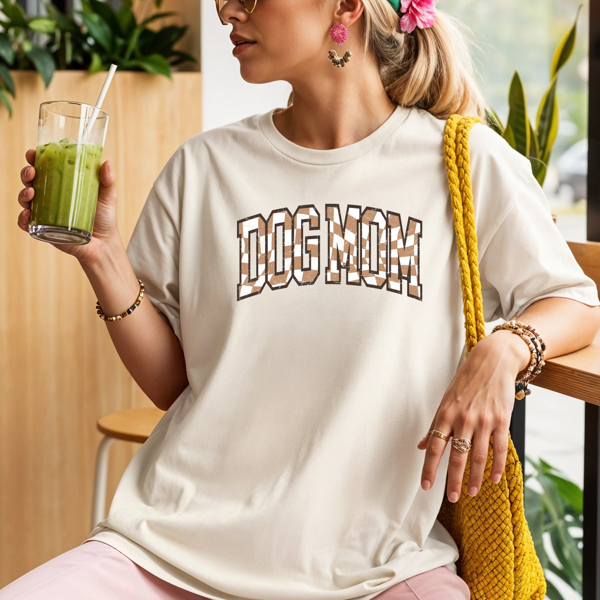 Dog Mom - Unisex Comfort Colors Garment-Dyed Heavyweight T-Shirt