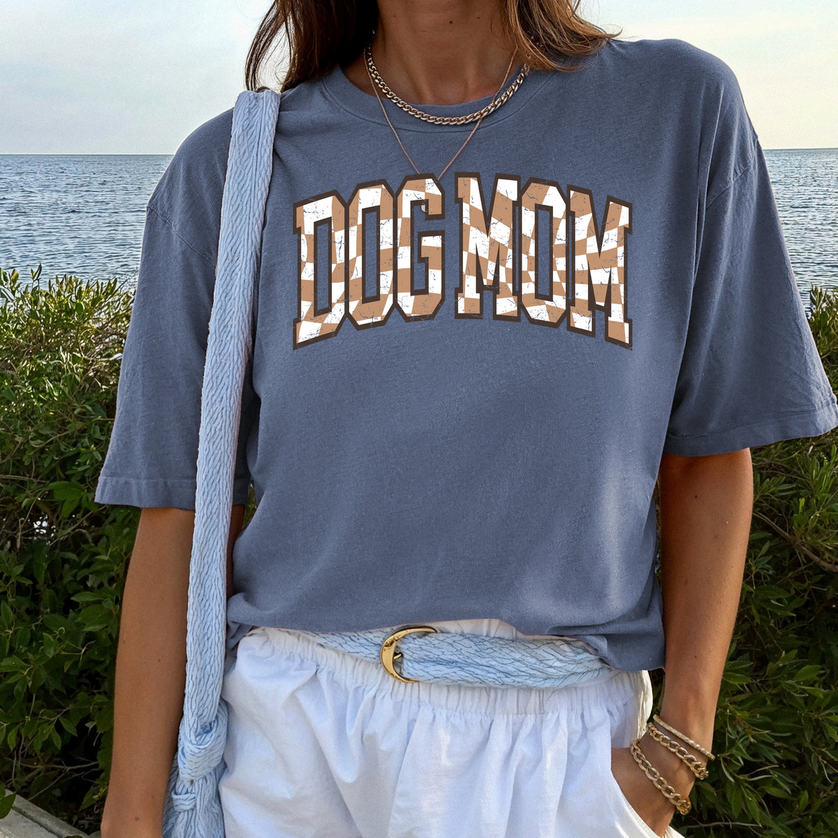Dog Mom - Unisex Comfort Colors Garment-Dyed Heavyweight T-Shirt