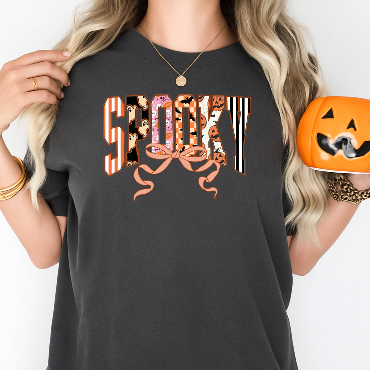 Cute Halloween ‘Spooky’ Print Retro Ghosts & Pumpkins with Ribbon Printed Comfort Colors T-Shirt 