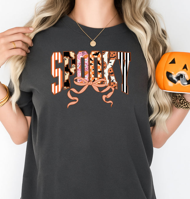 Cute Halloween ‘Spooky’ Print Retro Ghosts & Pumpkins with Ribbon Printed Comfort Colors T-Shirt 
