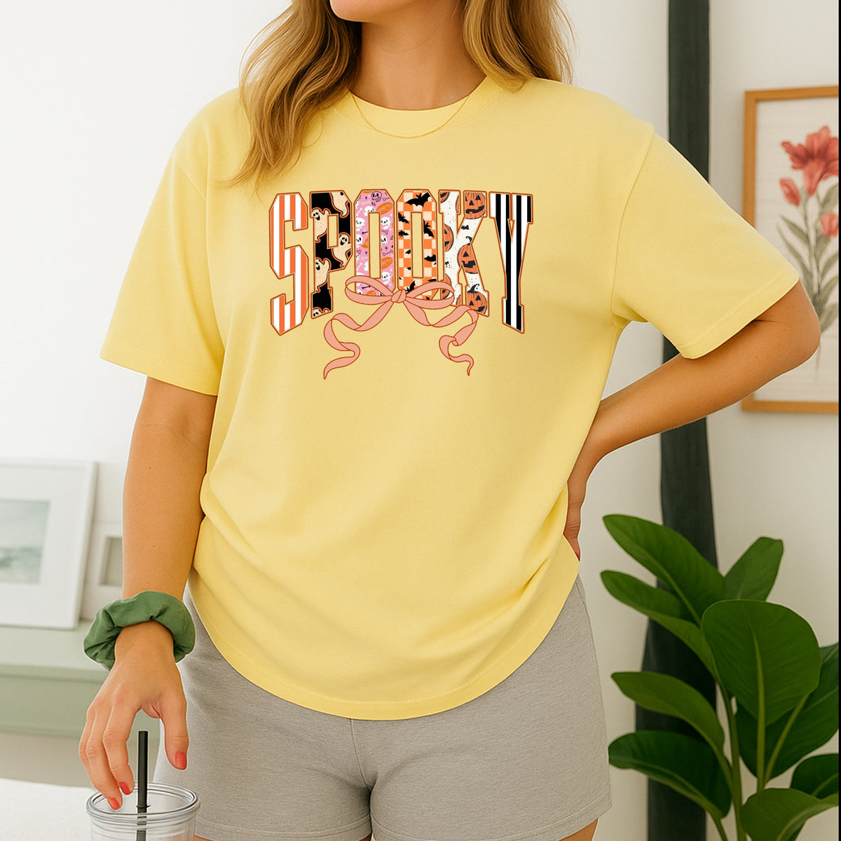 Cute Halloween ‘Spooky’ Print Retro Ghosts & Pumpkins with Ribbon Printed Comfort Colors T-Shirt 