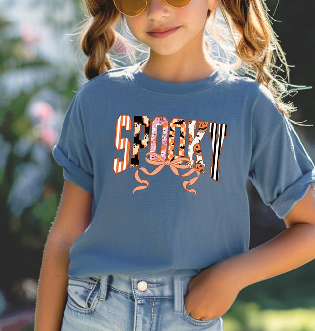 Cute Halloween Spooky Print Retro Ghosts & Pumpkins with Ribbon Printed Comfort Colors T-Shirt 