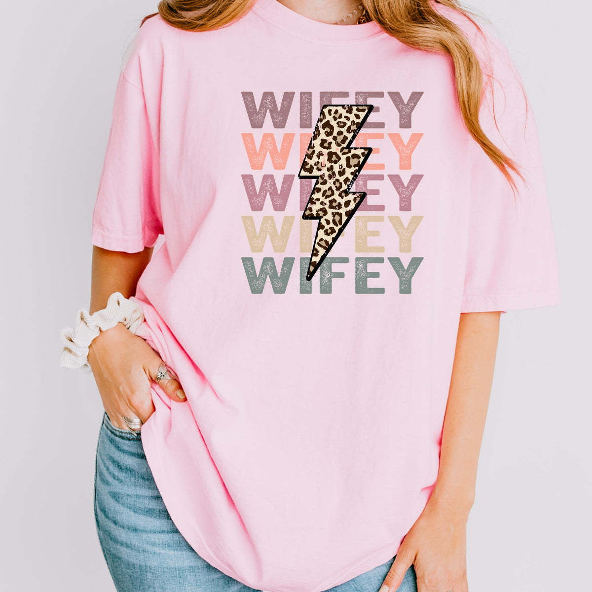 Wifey Printed Comfort Colors T-Shirt 