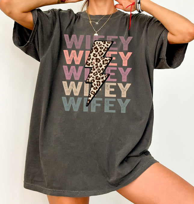 Wifey Printed Comfort Colors T-Shirt 