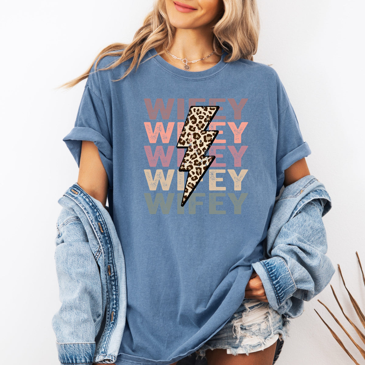 Wifey Printed Comfort Colors T-Shirt 