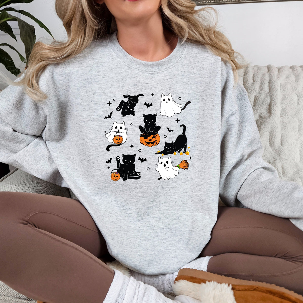 Cute Halloween Ghost Cat  Printed Crewneck Sweatshirt